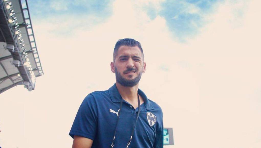 “Voy a contar este audio que seguramente será reenviado a muchos grupos, y gente que me está preguntando lo mismo. Sí, me quiso pelear Messi. No creo que me haya querido pegar, porque sino me hubiese pegado. Porque me tuvo a un centímetro. Me puso el puño al lado de la cara”, comenzó diciendo Nico Sánchez.