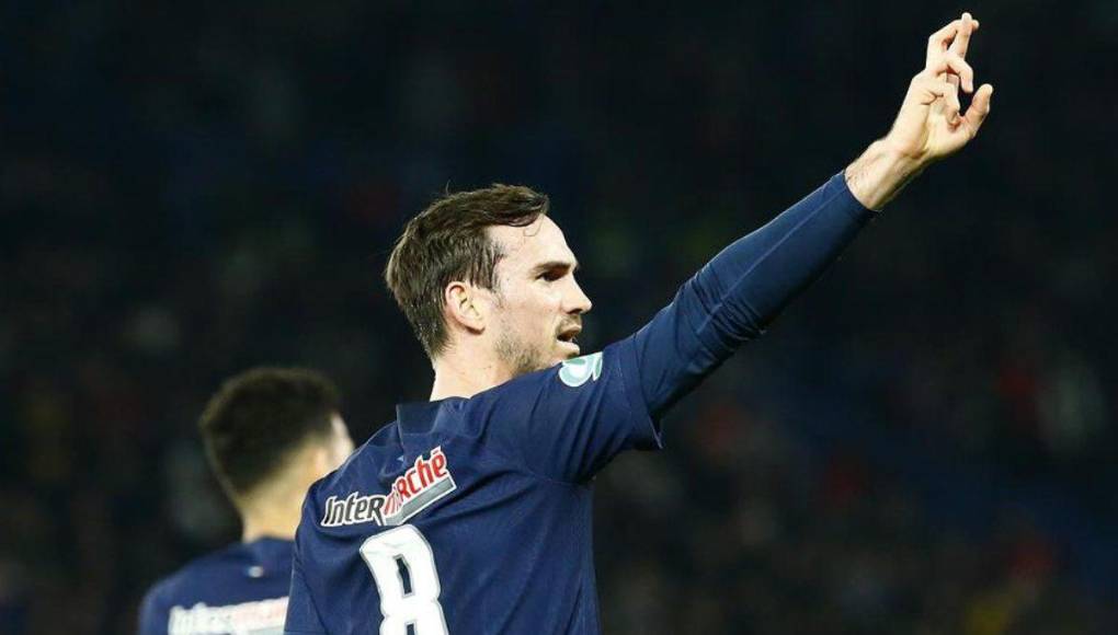 Fabián Ruiz: El español es vital por gran visión de juego que aportan mucho al equipo en la zona de tres cuartos. Estará en el mediocampo del PSG.