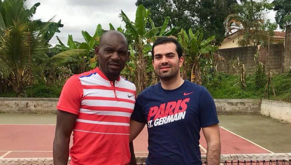 Sin embargo, todo no acabó allí, pues el exfutbolista no recibía buen trato por parte de su esposa y lo forzaba a dormir en otras habitaciones. Además, habría recibido amenazas por parte de la hija de su esposa, situación que hizo que se tomaran cartas en el asunto.