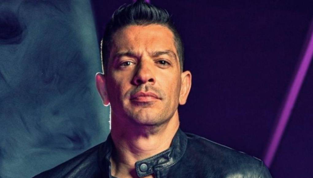 Yahir y Carlos Rivera fueron participantes del reality La Academia, aunque en diferentes generaciones esto los unió de una u otra forma para crear un vínculo de amistad, pero recientemente se vieron involucrados en un escándalo amoroso.