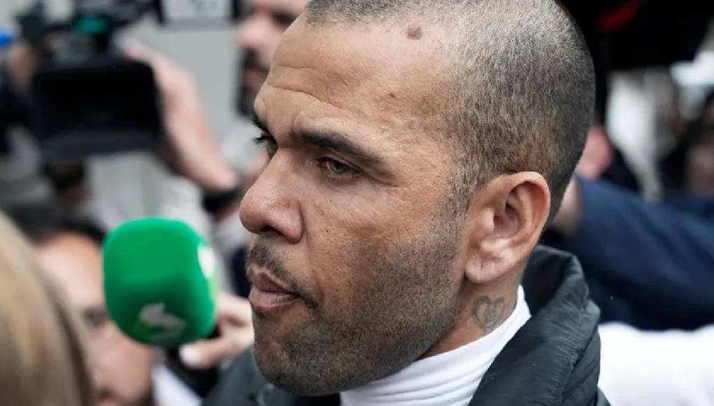 El posible regreso al fútbol de Dani Alves aún es una incógnita y por mientras se ha mantenido alejado de dar declaraciones a los medios de comunicación. 
