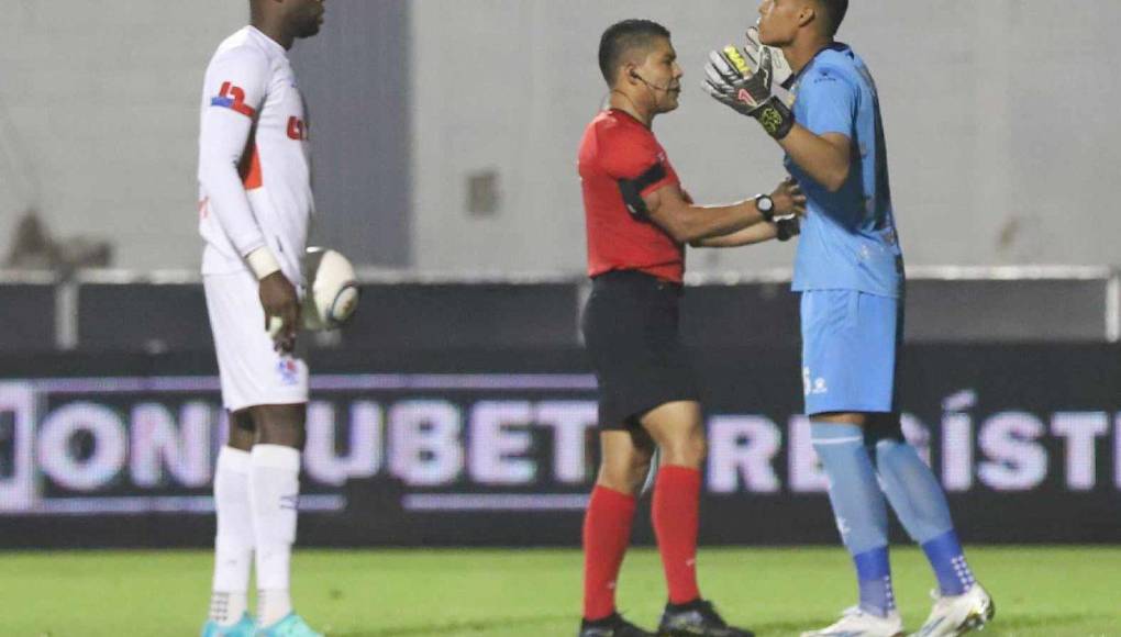 A los 50 minutos, Arboleda nuevamente se hizo presente en el marcador al marcar por la vía penal.