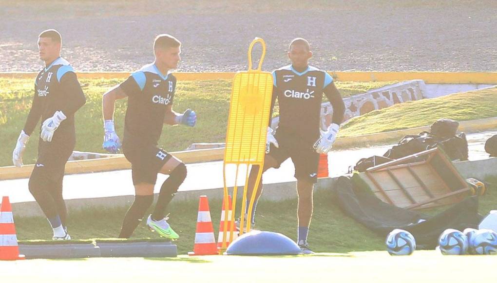 Jonathan Rougier no perdió tiempo y se puso a trabajar en el microciclo de la selección hondureña.