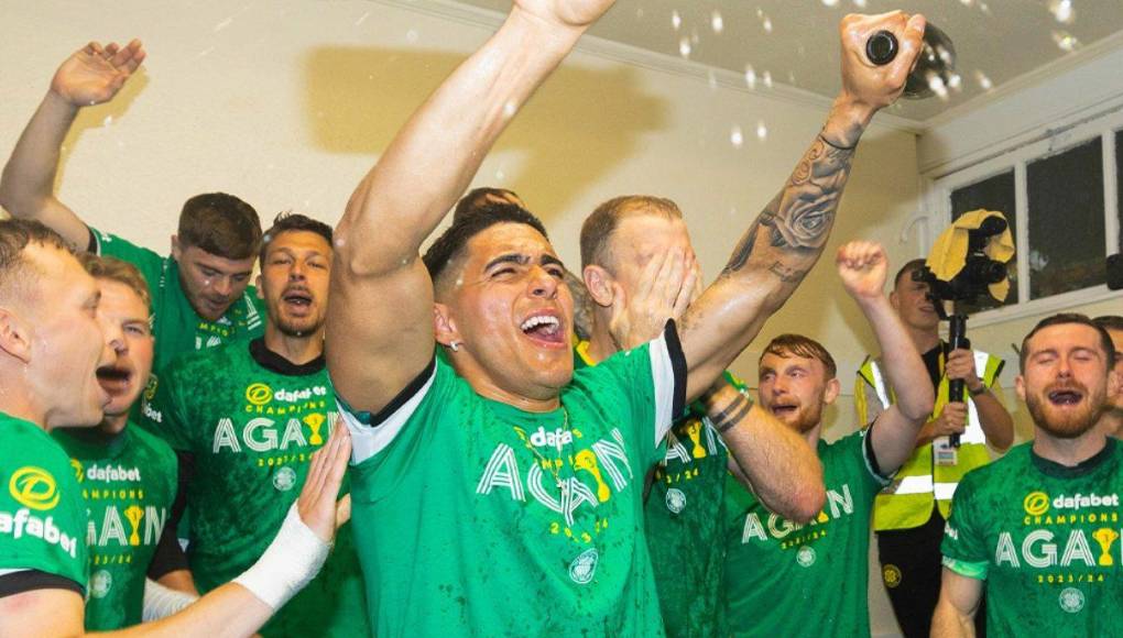 Luis Palma destapó el champagne y desató la locura en el camerino.