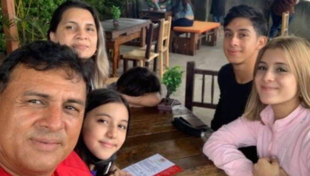 Emily es hija de César Augusto Obando Villeda, conocido como “Nene” Obando, leyenda del Motagua por su trayectoria como jugador y por su paso como entrenador.