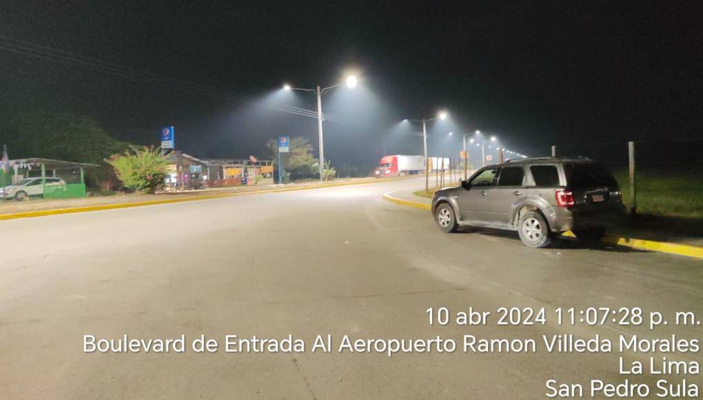 Ante este reclamo del alcalde Contreras, las autoridades del Servicio Aeroportuario Nacional (SAN), explicaron que a esa hora no había energía eléctrica y el alumbrado público del bulevar no tiene respaldo con una planta generadora cuando hay interrupciones del servicio de la Enee. Enviaron una fotografía cuando la energía fue restablecida ese día más tarde en la noche.