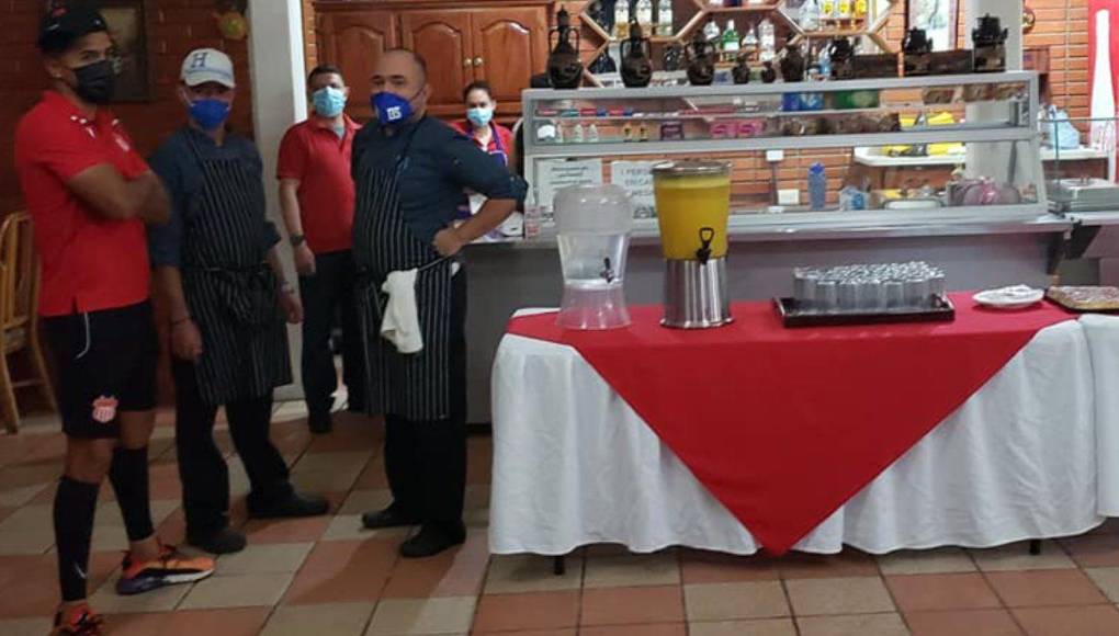 “Tratamos que la alimentación no sea repetitiva para que el jugador no se aburra y en base a nuestra cultura hacemos un requerimiento nutricional con los nutrientes correctos las proteínas y carbohidratos”, indicó el chef de la selección de Honduras.