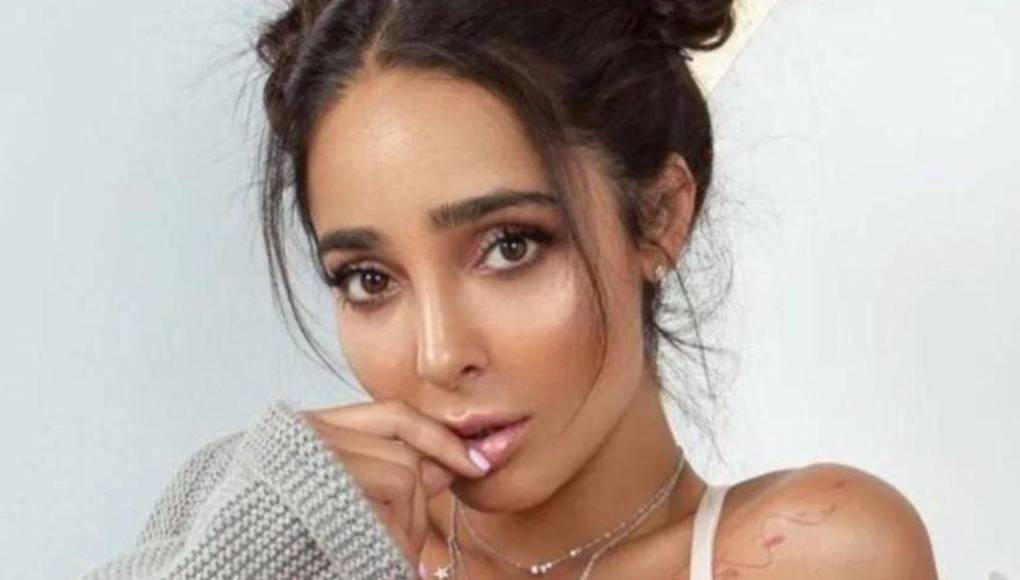 Este comentario desató un debate entre ambas famosas, pues Mane señaló: “No lo minimizo, pero si no, no hubieras salido, reina”.