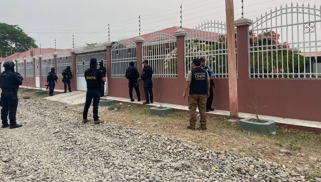 En Honduras, el líder de la organización es Mario Rodolfo Mejía Cubillas, alias “Yofo”, capturado el pasado 6 de mayo en la colonia Trejo de San Pedro Sula y que es requerido en extradición por la Corte del Distrito Este de Virginia, EEUU.