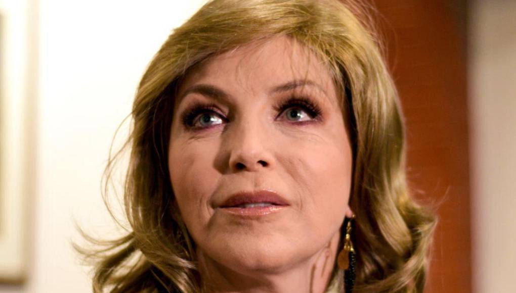 La reconocida actriz se llevó tremendo susto tras sufrir un microinfarto a causa de un tratamiento estético.