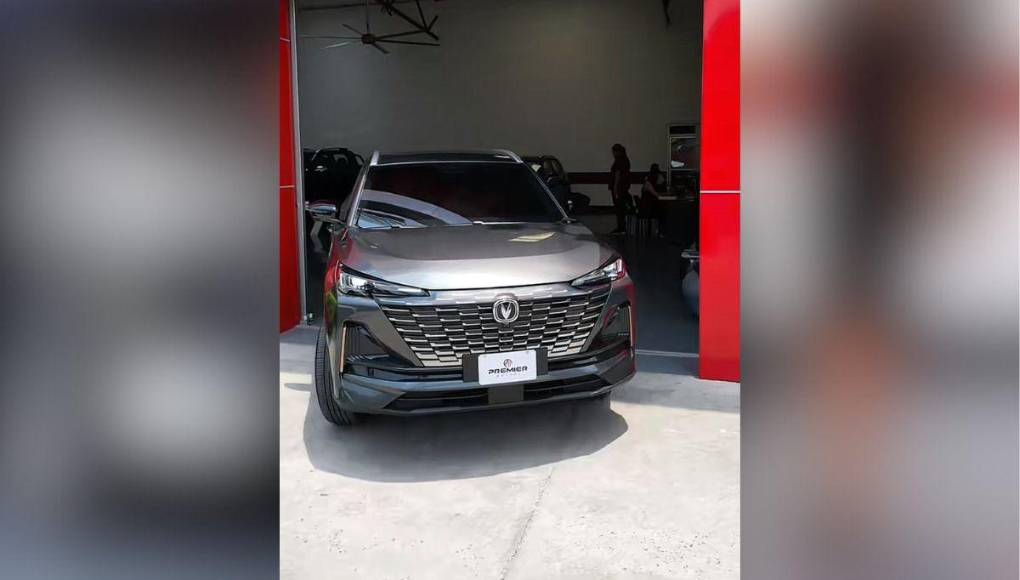 Se trata de una camioneta Changan CS55 Plus.