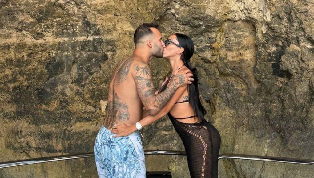 “Está mucho más tranquila, está con el equipo médico. Van a hacerle pruebas para descartar cualquier complicación. Estamos con ella, muy pendientes y mucha tranquilidad para su familia”, informaron productores de Supervivientes. 