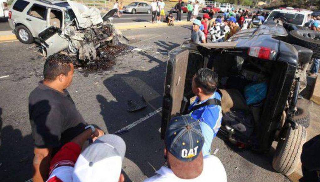 De acuerdo con las autoridades policiales, Rubén Matamoros viajaba junto a su familia procedente del departamento de El Paraíso hasta su vivienda en Zambrano, a pocos kilómetros del lugar donde ocurrió el accidente.