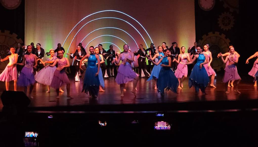 Ballet, tap y jazz en las presentaciones de la aclamada Academia de Bellas Artes