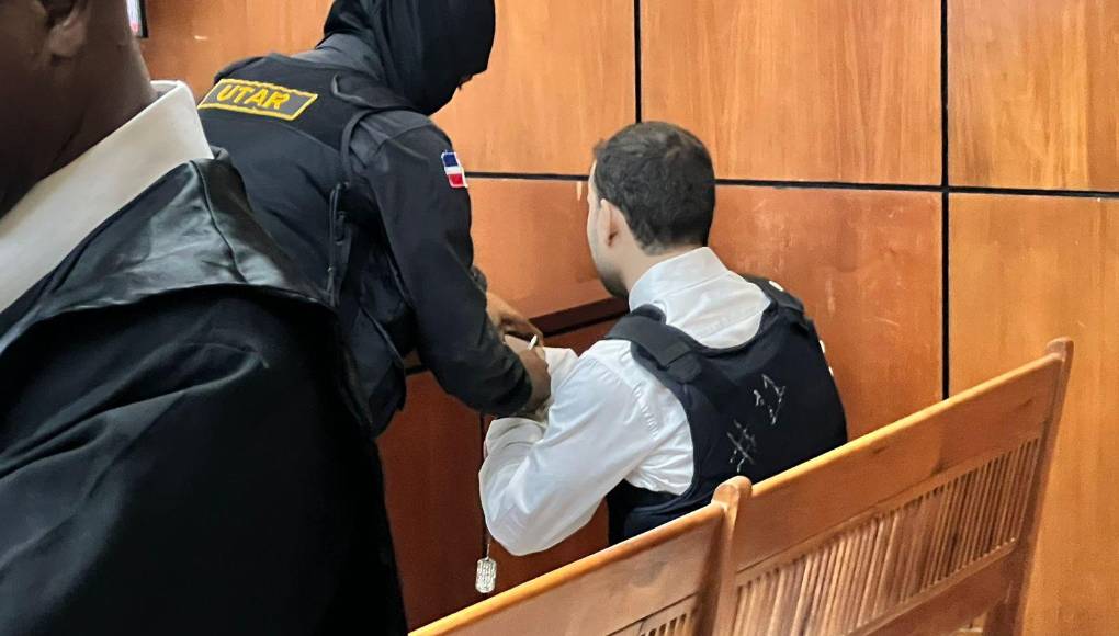 El abogado señaló que estas amenazas son enviadas directamente a Reyes a través de las redes sociales, subrayando la gravedad de la situación. 