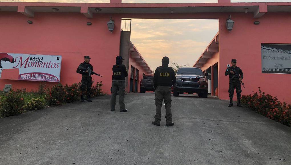 Un motel, autolote y lujosas viviendas, son parte de las propiedades que fueron allanadas a los supuestos socios de los Valle Valle. 