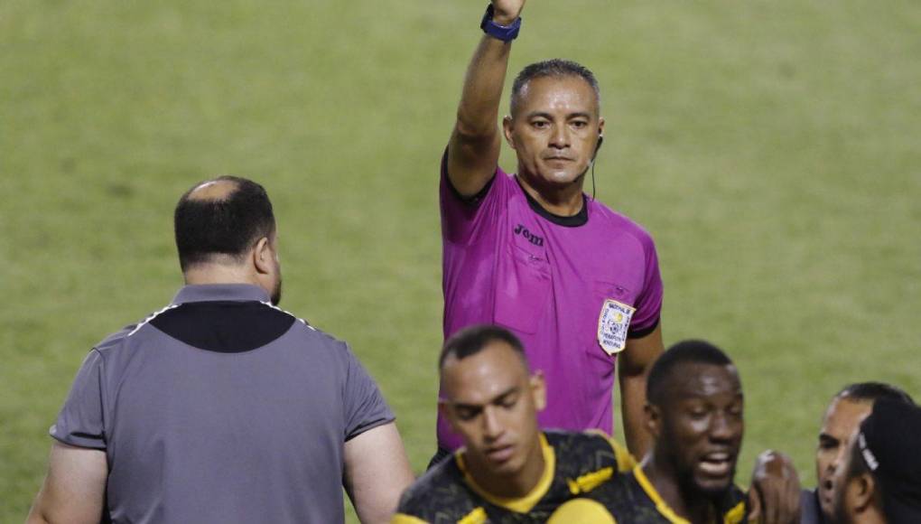 En Génesis fue expulsado Daniel Meléndez tras la bronca al final del partido en San Pedro Sula.