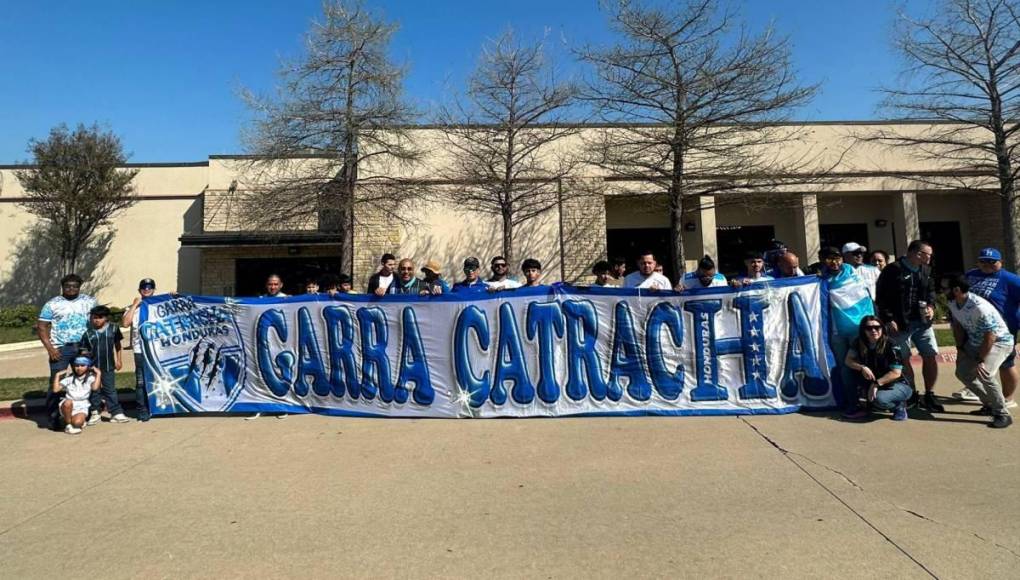 Históricos banderazos en Texas en apoyo a la Selección de Honduras. Uno se realizó la noche del viernes y el otro este sábado en horas de la mañana.