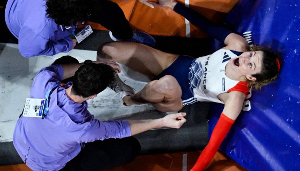 El intento resultó en una caída desafortunada hacia la caja de la pértiga, en lugar de hacia la colchoneta de aterrizaje, causando que su tobillo izquierdo quedara atrapado de tal manera que sufrió una severa fractura.