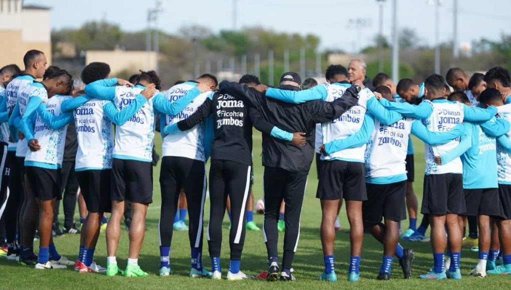  La Selección de Honduras realizó su segundo entrenamiento de cara al duelo del sábado ante Costa Rica por el boleto a la Copa América. ¿Qué pasó con Jonathan Rougier?