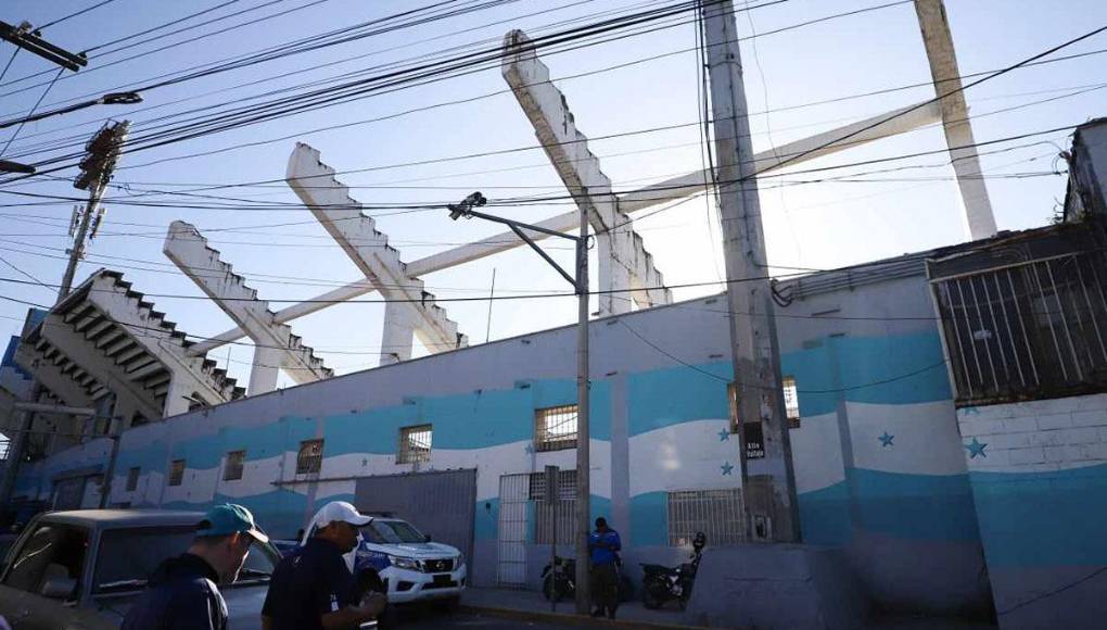 En el estadio Nacional han comenzado los trabajos de remodelación y han comenzado en el sector de sol este.