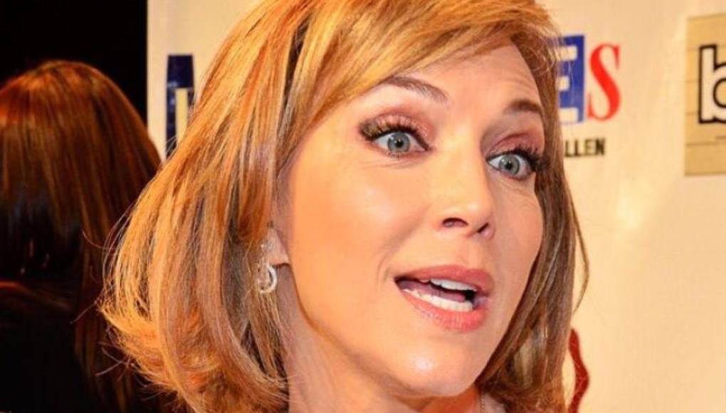 “Si ustedes están pensando en hacerse un tratamiento de este tipo les sugiero a partir de mi experiencia y aprendizaje después de ser analizada por neurólogos y por cardiólogos que vayan con un angiólogo; no vayan con un doctor milagro, no vayan con un dermatólogo, vayan con un angiólogo para que les haga un estudio profundo de su salud y su propensión a generar un coágulo. Porque no importa que las jeringuillas sean muy superficiales... te puede pasar lo que me pasó a mí y a mí me lo hizo un dermatólogo certificado de hospital”, dijo.