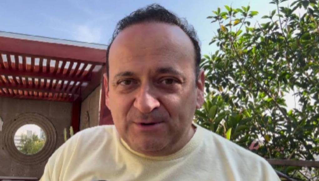 “Lo he mantenido muy para nosotros. Está bonito así. ¿Para qué? (mostrarlo) Está bonito así, tus momentos sagrados. No le gusta mucho aparecer en todos estos menesteres. No para nada (es del medio)... (Estoy) Muy contento, mis amigos cercanos y mi familia me dicen ‘te ves muy contento’”, declaró.