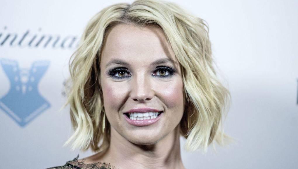 Spears se retiró de la música mientras luchaba por liberarse de su tutela, que otorgaba a su padre Jamie poder sobre su vida, pero en 2022 hizo un pequeño retorno con la canción ‘Hold Me Closer’, de Elton John. A mediados de 2023 lanzó el sencillo ‘Mind Your Business’ junto a Will.i.am, con quien en 2012 ya había hecho la exitosa colaboración ‘Scream &amp; Shout’.