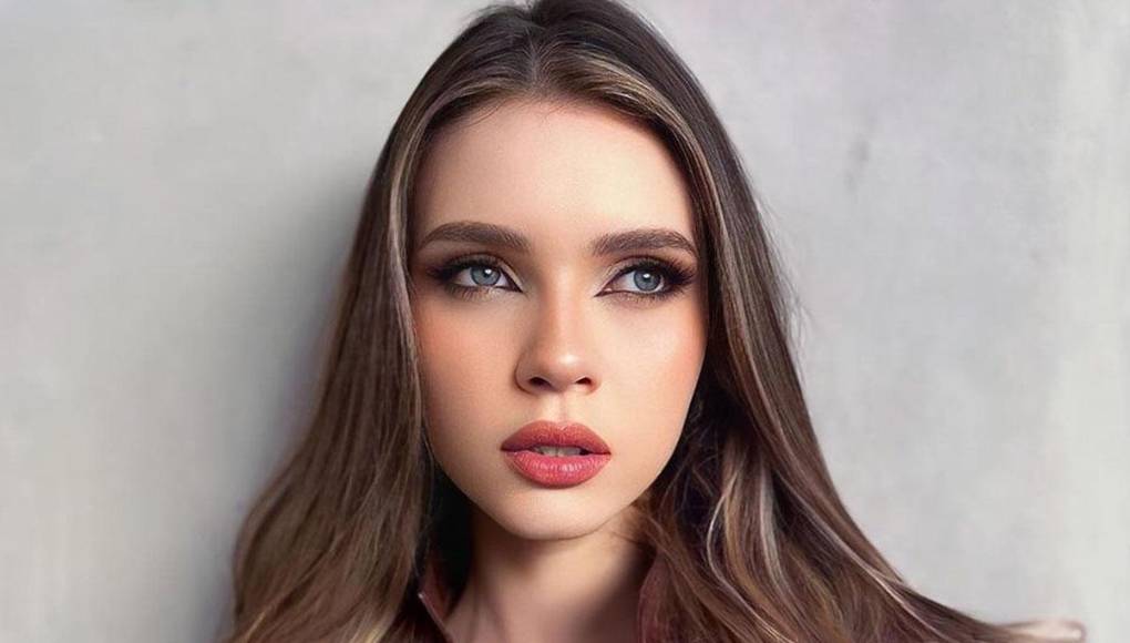 La chica cautivó por su belleza en el sector de silla en el clásico Motagua vs Olimpia. ¿Pero de quién se trata? .