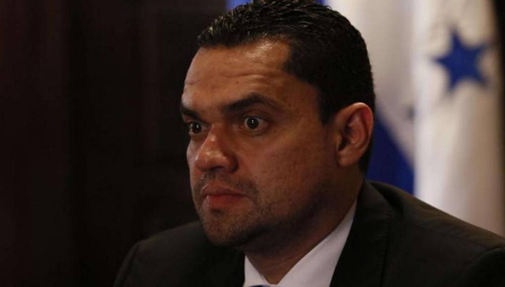 Las declaraciones de Zambrano surgieron después de que Juan Carlos “El Tigre” Bonilla, otro de los coacusados en el caso de Hernández, se declarara culpable de cargos relacionados con narcotráfico. 