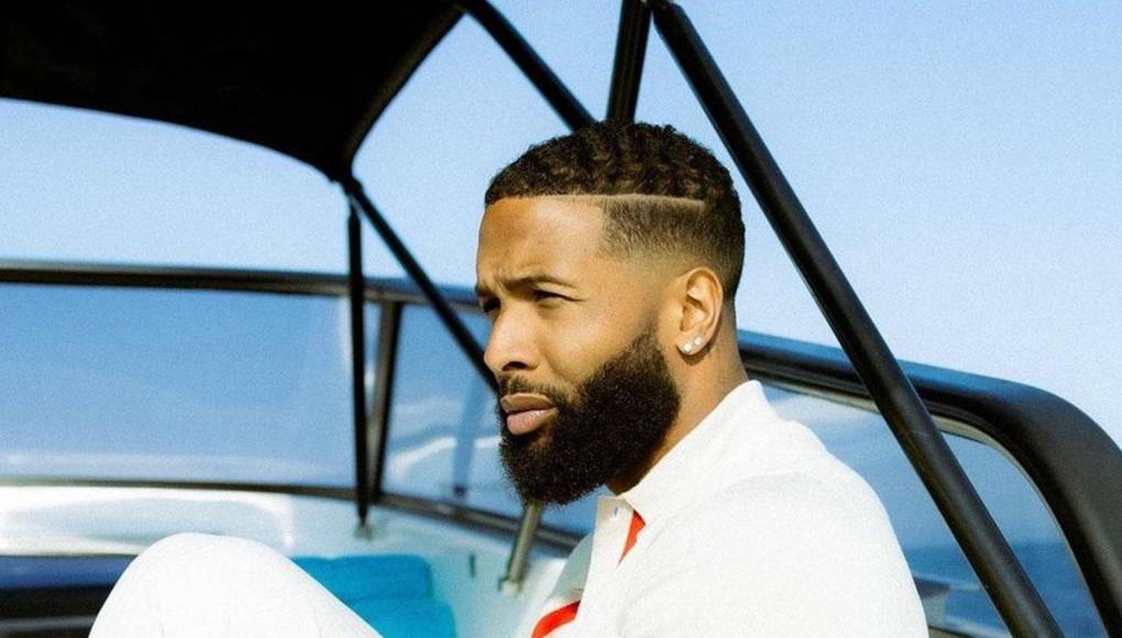 Odell Beckham Jr es un jugador profesional estadounidense de fútbol americano que juega en la posición de wide receiver. 