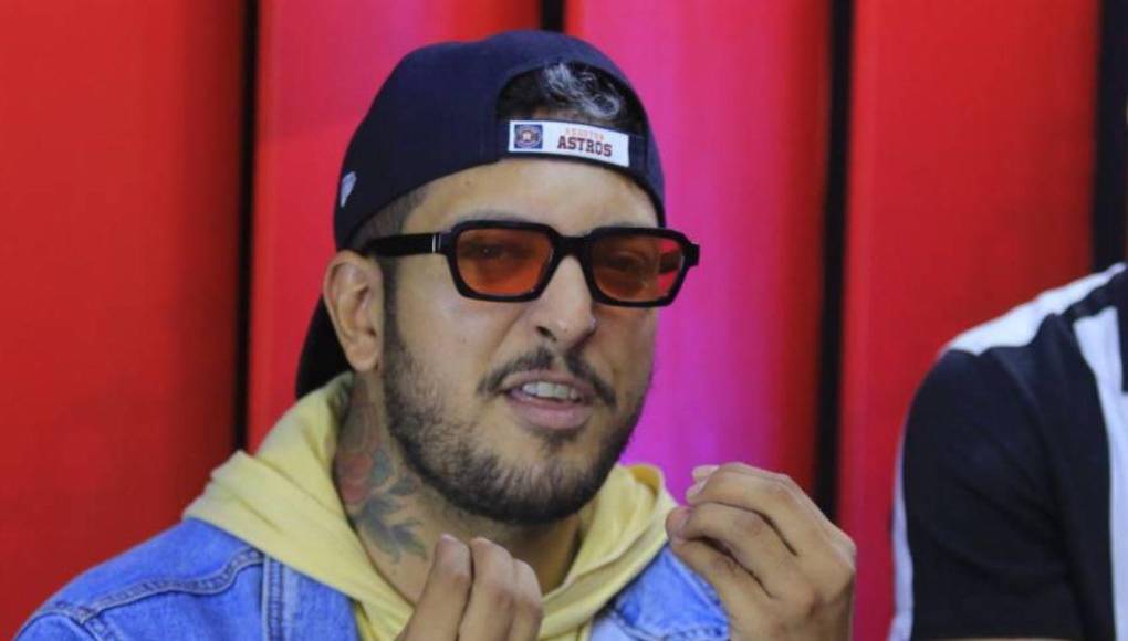 Fancony, quien forma parte de Los Hijos de Morazán es fiel hincha del Olimpia.