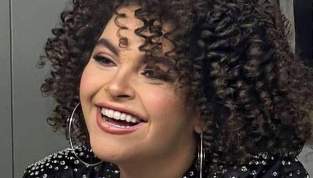 En el contexto de su participación en Juego de voces, Lucerito ha sabido manejar tanto la fama como las diversas reacciones del público y la crítica en las plataformas digitales.