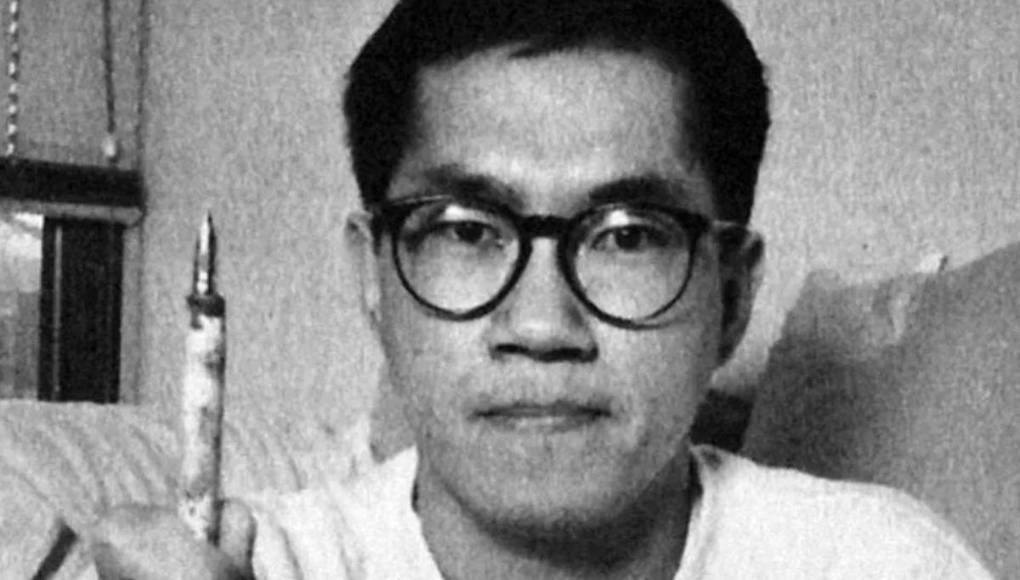 En adultos mayores, tal es el caso de Akira, que tenía 68 años, detalla MedlinePlus, “las venas a menudo ya se han estirado debido al encogimiento cerebral (atrofia) y se lesionan más fácilmente”.