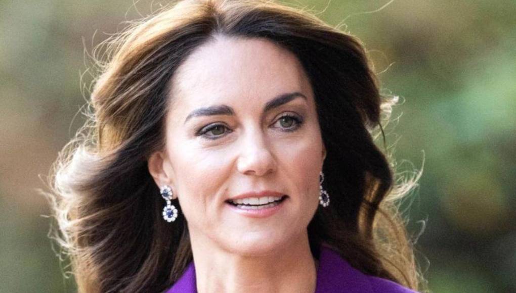 Desde el día de su anuncio hasta la fecha Kate Middleton no ha hecho otra aparición pública, por lo que lo dicho por Mhoni Vidente sobre su supuesta hospitalización ha tomado fuerza.