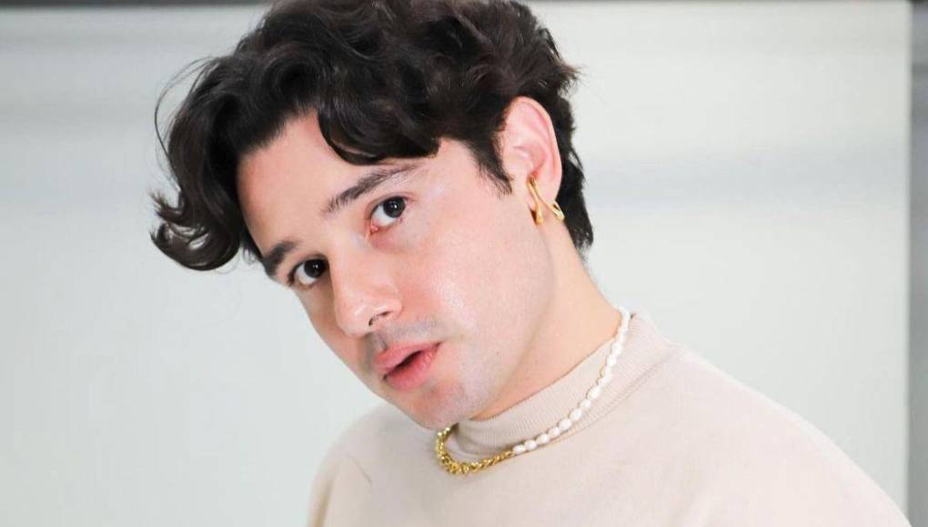 Facundo Caballero, popular presentador hondureño no dejó nada a la imaginación al posar con poca ropa. 