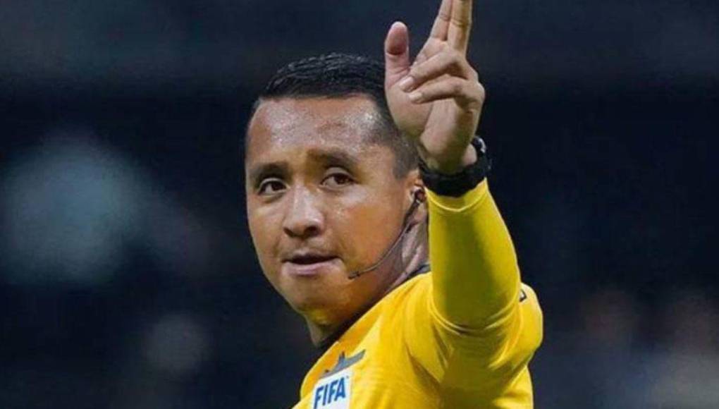 Bartón otorgó nueve minutos de añadido que se convirtieron en 12 y el gol del empate de México cayó en el minuto 100, además se reclamó que hubo una falta en la anotación de Edson Álvarez. Después, en la tanda de penaltis, se repitieron dos lanzamientos fallados por el Chino Huerta y, en el tercero, que sí metió, también se debió repetir porque el portero Luis Ángel Malagón se había metido al área para reclamar una expulsión al guardameta Edrick Menjivar por doble amarilla.