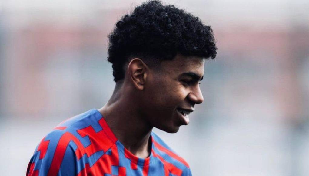 Según se puede escuchar en los primeros segundos de vídeo, Reykob presenta a Lamine Yamal como un chico de 13 años. De este modo, se demuestra fácilmente que la polémica ha surgido sin fundamento, pues su edad actual es la real. 