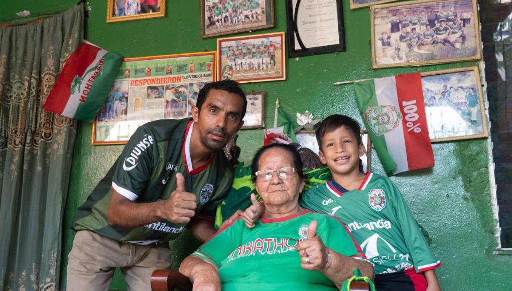 Un momento curioso de la plática fue cuando le consultamos sobre qué pasaría si un familiar suyo decide ser seguidor de otro club y no del verde: “Qué se vaya a la mi..., que se vaya, no me importa, así de sencillo”, respondió sin tapujos.