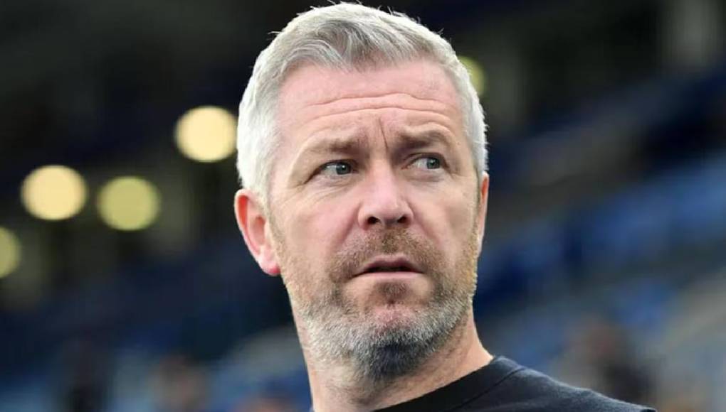 “Hay una serie de cosas que necesito desahogarme. En primer lugar, mi esposa y yo llevamos separados más de un año” arrancó confesando en una entrevista a Daily Mail.