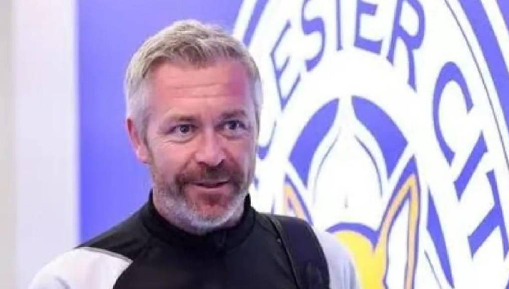 Sin embargo, el entrenador de 45 años reconoce que ambos estaban ‘haciendo mal’ al involucrarse en una relación mientras él era DT del Leicester y ella jugadora.
