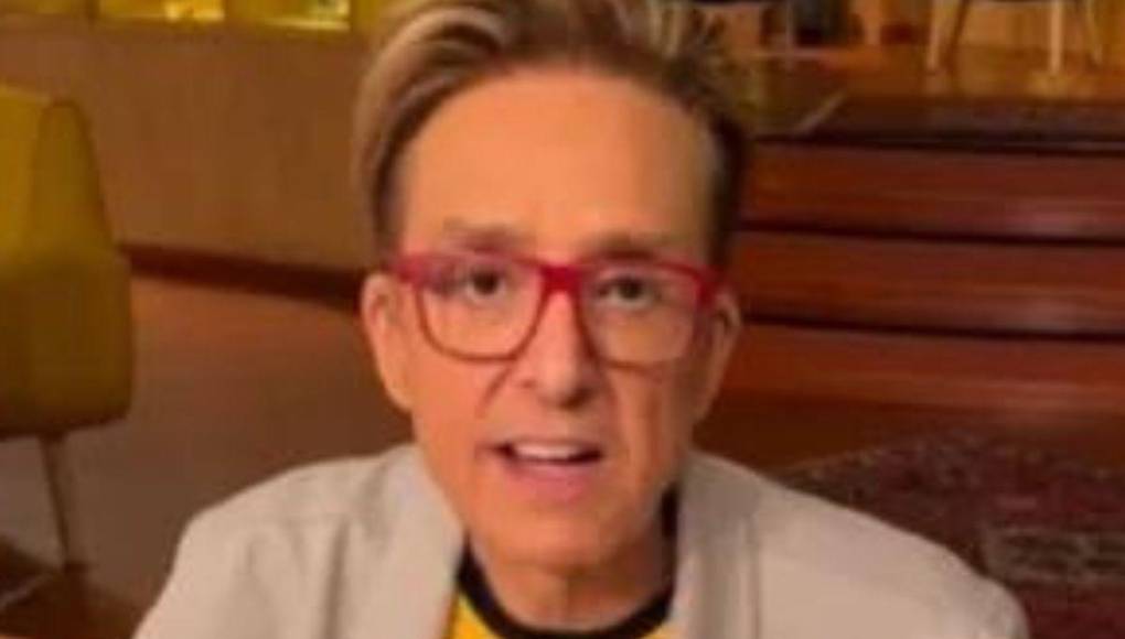 La salud de Daniel Bisogno en las últimas semanas ha encendido todas las alarmas, pues el conductor pasó más de un mes hospitalizado debido a una bacteria en los pulmones que lo llevó a estar varios días en coma y en terapia intensiva.