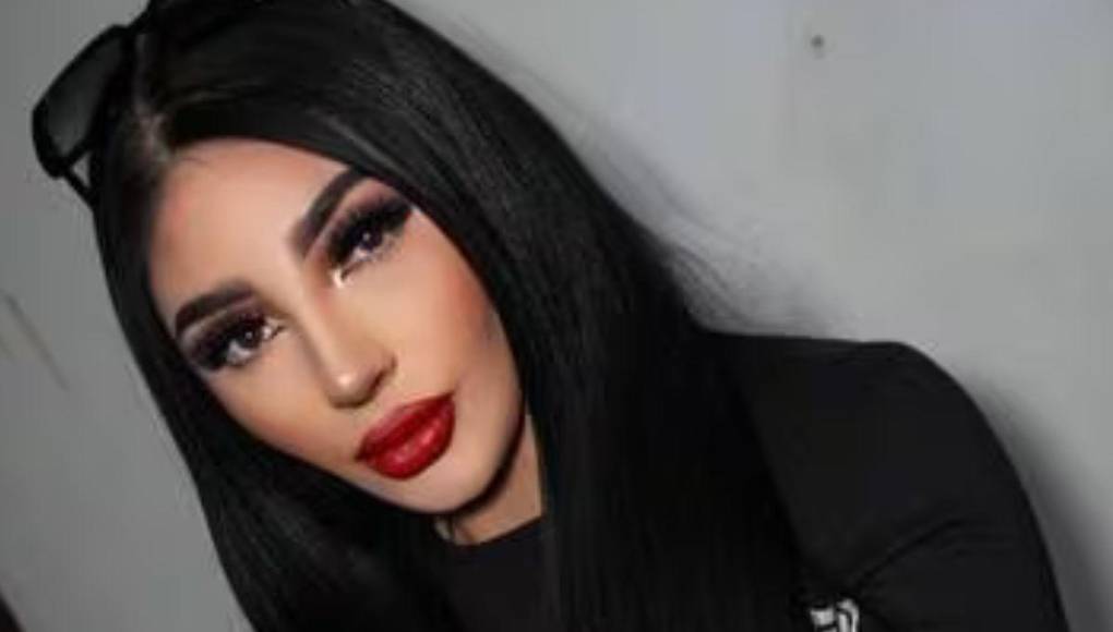 Bellakath está siendo acusada de amenazar a su extensionista con difamarla si busca exponer su deuda en redes sociales o medios de comunicación. La extensionista asegura haber levantado una denuncia por amenazas en la Fiscalía de Iztapalapa.