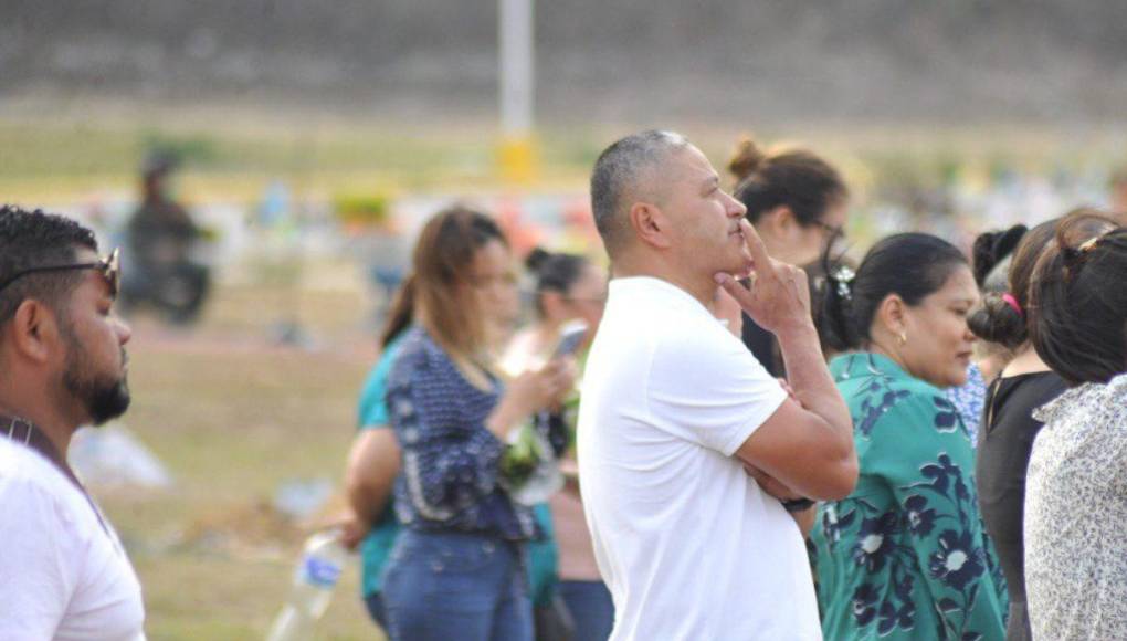 El exgoleador y disputado Wilmer Velásquez llegó a brindarle apoyo a Rubén Matamoros.