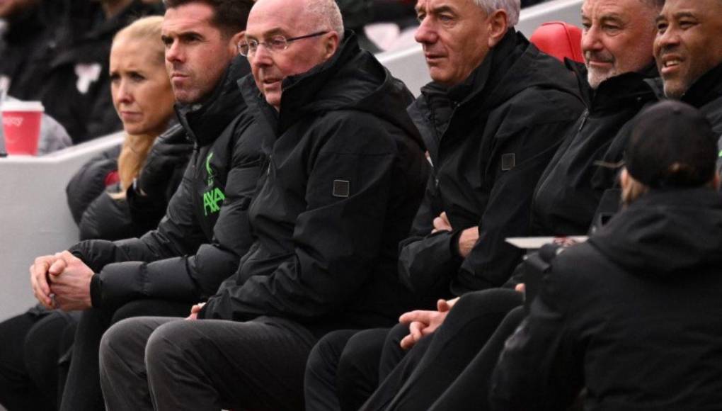 El sueco, que entrenó, entre otros, a Benfica, Roma, Lazio, Inglaterra y Manchester City, se sentó este sábado en el banquillo de Anfield para dirigir un encuentro con jugadores como Jerzy Dudek, Sander Westerveld, Martin Skrtel, Fabio Aurelio, Djibril Cissé y Ryan Babel. 