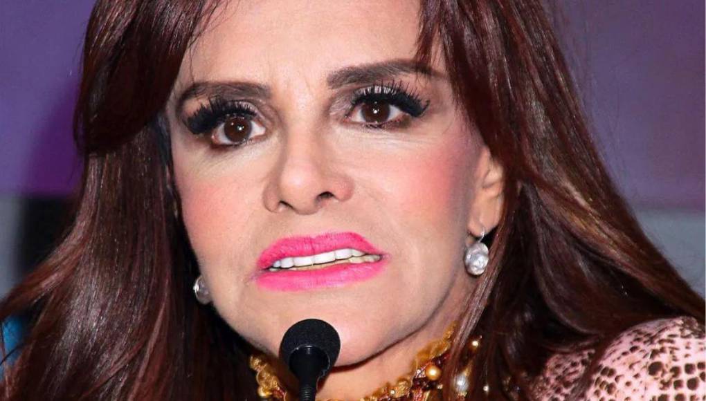 Lucía Méndez preocupó a sus seguidores tras su accidente en el escenario de su show “Vedette”.