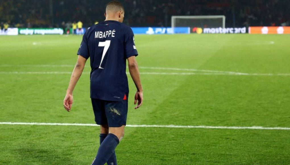 Mbappé nuevamente fracasó con el PSG en su intento por conquistar la Champions League ya que fue eliminado en semifinales a manos del Borussia Dortmund. 