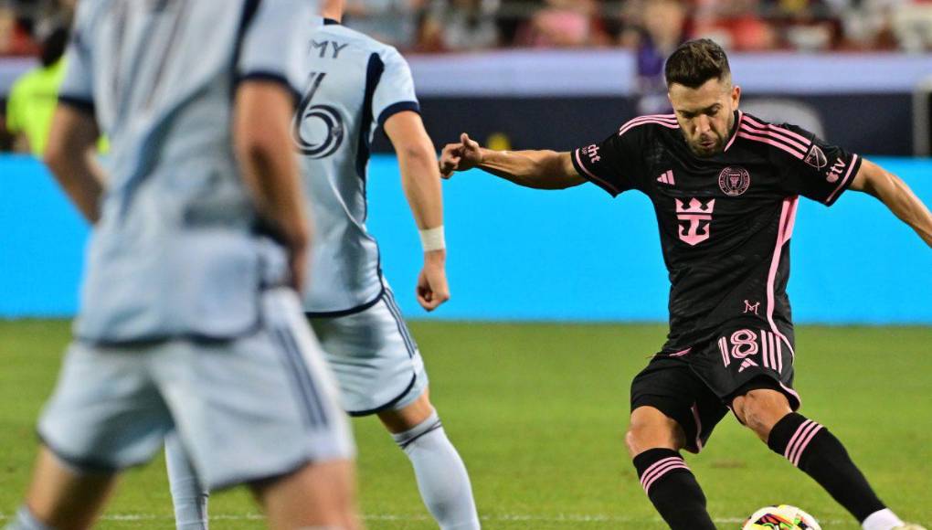 Pese a la victoria, hubo una mala noticia en el Inter Miami: El lateral español Jordi Alba se lesionó y al parecer podría estar varias semanas fuera de las canchas.