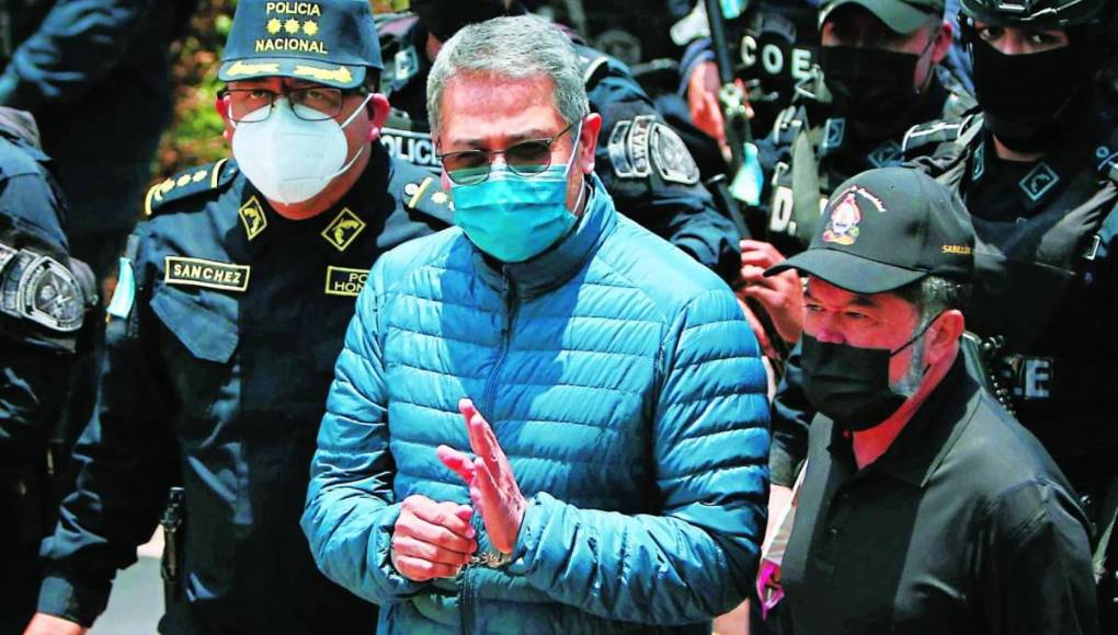 Hernández afirmó que las acusaciones en su contra “son falsas e injustas, llenas de mentiras, construidas de manera novelesca en base al testimonio de testigos colaboradores todos narcotraficantes confesos con acuerdos de negociación con la Fiscalía del Distrito Sur”.