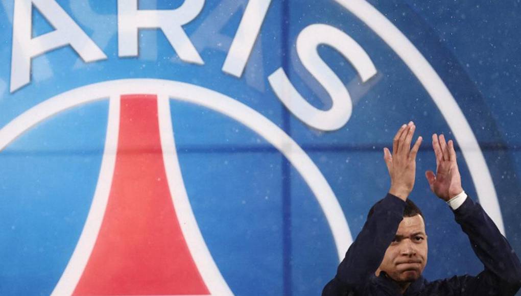 Mbappé prefiere desconectar durante unas horas disfrutando por todo lo alto de los placeres que le brinda una ciudad como Barcelona.